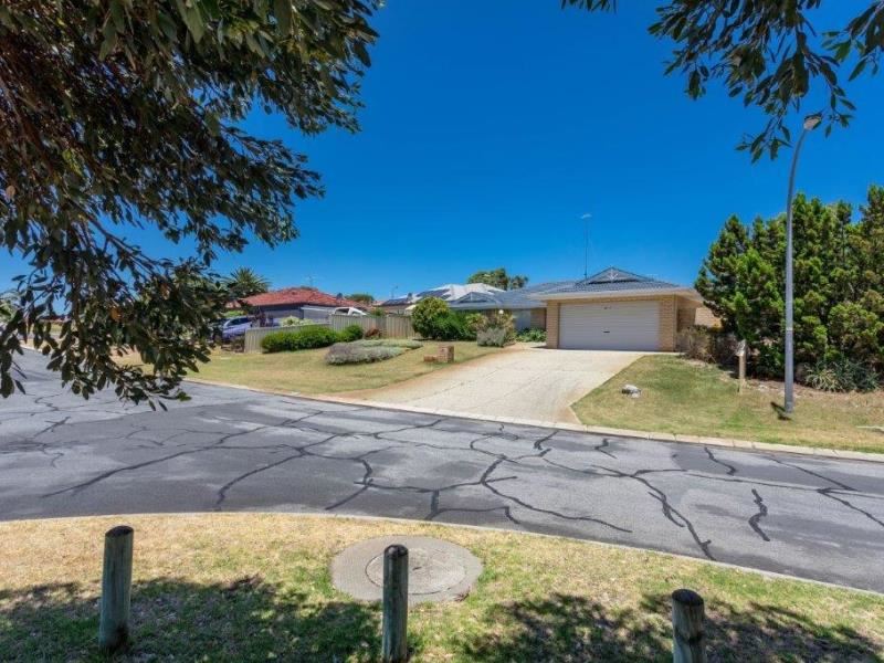 14 Everlasting Retreat, Halls Head WA 6210