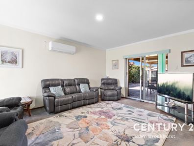 201 Corinthian Road East, Riverton WA 6148
