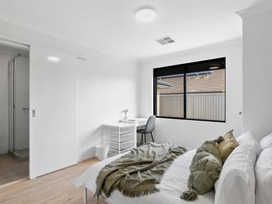 Room/4  5 Plumeria Rise, Sinagra WA 6065
