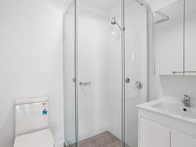 Room/4  5 Plumeria Rise, Sinagra WA 6065