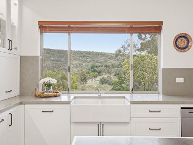 101 Soldiers Road, Roleystone WA 6111