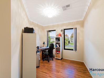 14 Coniston Bend, Waikiki WA 6169