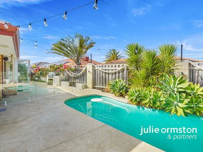 16 Tallinn Loop, Mindarie WA 6030