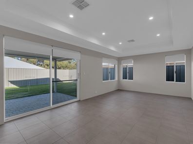 8 Scarlet Road, Kwinana Town Centre WA 6167
