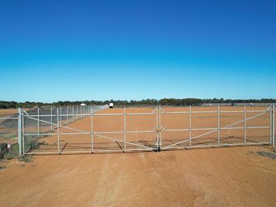 129 Shark Lake Road, Monjingup WA 6450