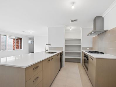 44 Corymbia Way, Harrisdale WA 6112