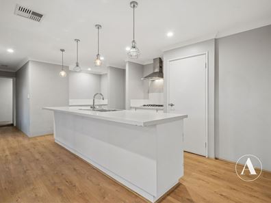 18 Hobson Loop, Piara Waters WA 6112