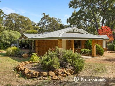 36 Pretty Lane, Mundaring WA 6073