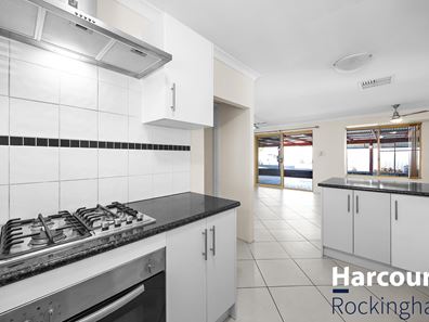 32 The Avenue, Warnbro WA 6169