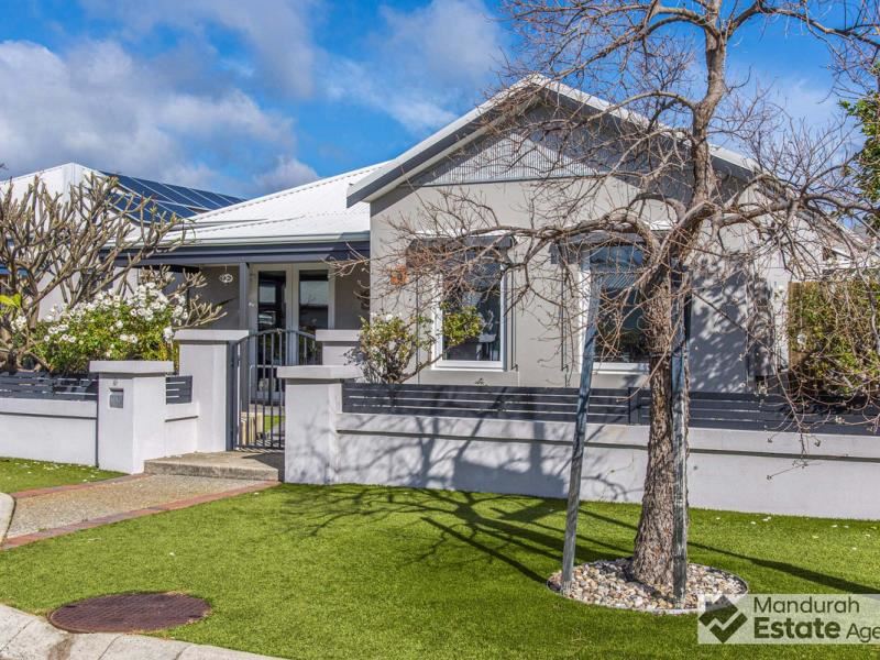 9 Pacifica Way, Dudley Park
