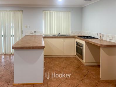 17 Christchurch Place, College Grove WA 6230