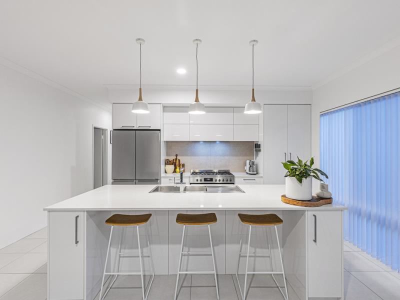26 Eremophila Street, Sinagra WA 6065