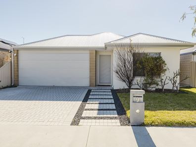 9 Thistle Way, Two Rocks WA 6037
