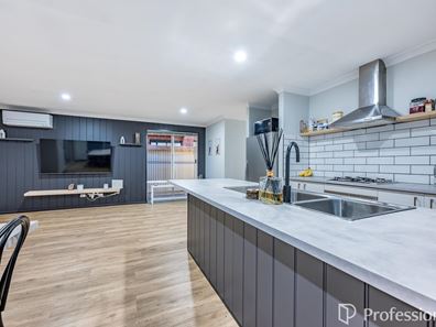 18 Gouldian Circuit, Alkimos WA 6038