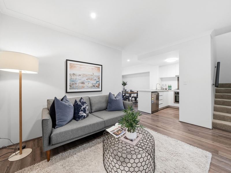Unit 3/10 Tate St, St James