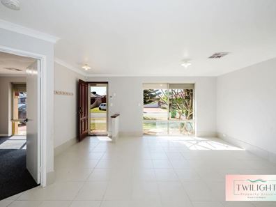6 Ambleside Parade, Waikiki WA 6169