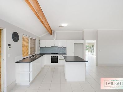 6 Ambleside Parade, Waikiki WA 6169