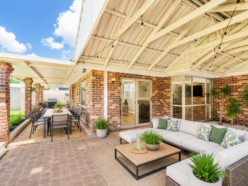 17 Chesterton Drive, Thornlie WA 6108