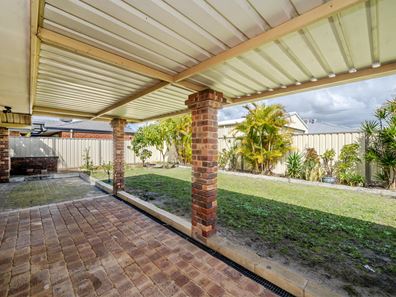 17 Chesterton Drive, Thornlie WA 6108