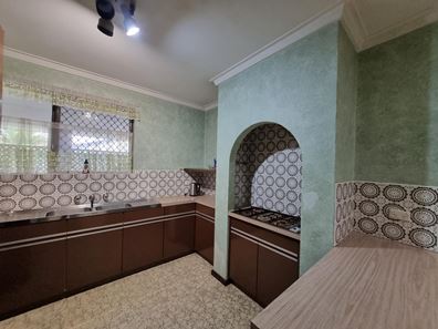 28 Camberwell St, Beckenham WA 6107
