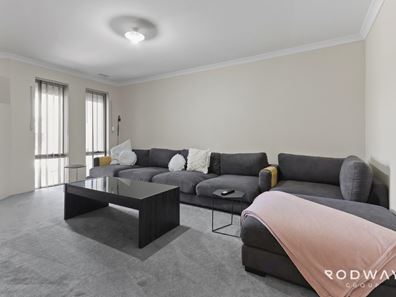 21 Calneggia Drive, Byford WA 6122