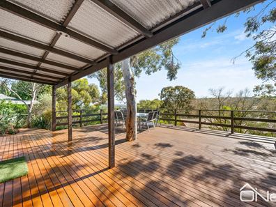 18 Amethyst Crescent, Mount Richon WA 6112