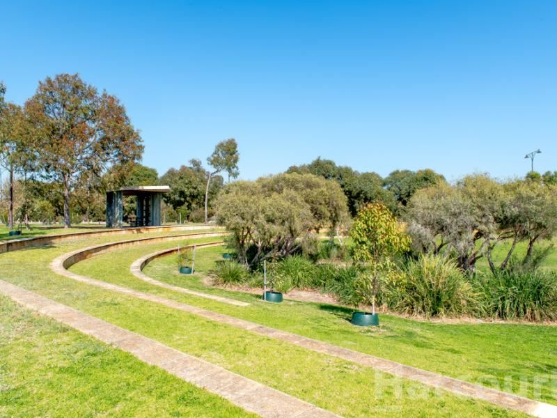 23 Feakle Bend, Ridgewood