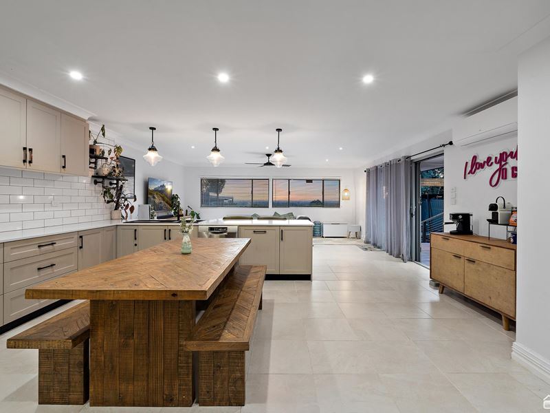 61 Ashley Drive, Kelmscott WA 6111