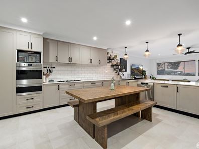 61 Ashley Drive, Kelmscott WA 6111