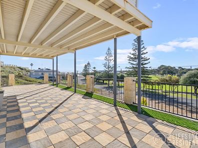16 Charnwood Avenue, Two Rocks WA 6037