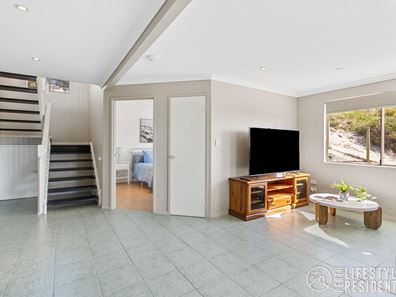 16 Charnwood Avenue, Two Rocks WA 6037