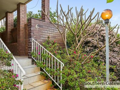6 Barron Way, Orelia WA 6167