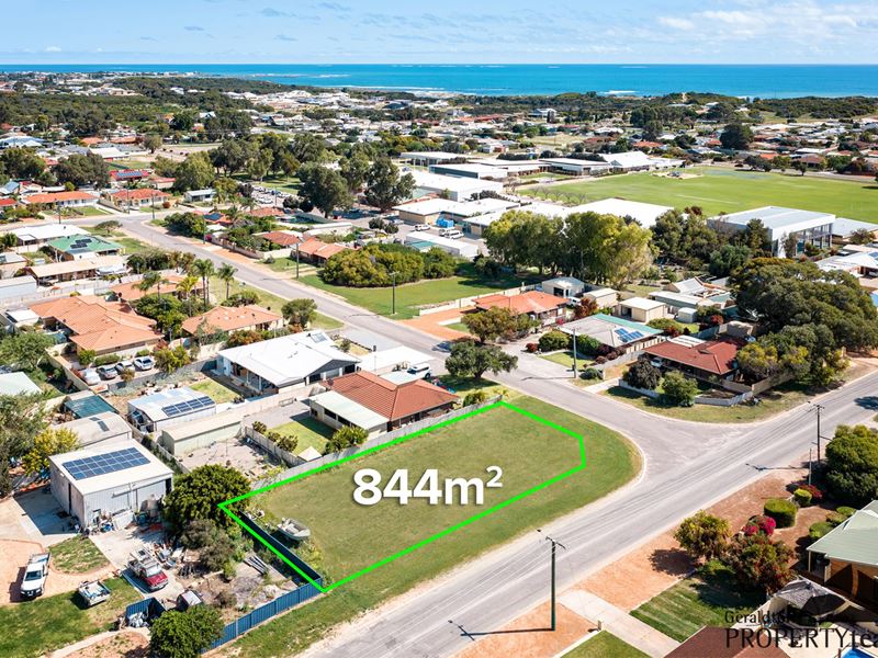 16 Scott Road, Dongara WA 6525