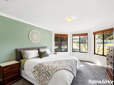 28 Gungurru Avenue, Hocking WA 6065