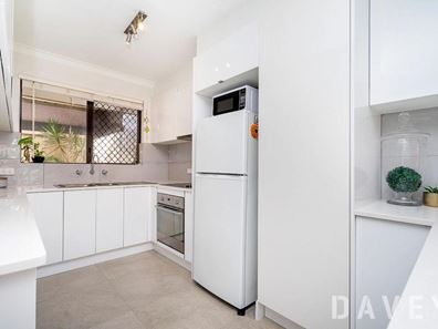 2/9 Dover Road, Scarborough WA 6019