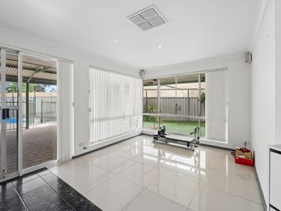 5 Kelly Place, Beckenham WA 6107