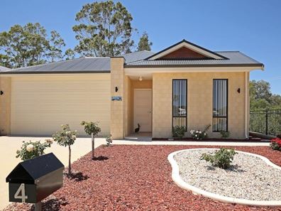 4 Sutcliffe Rtt, South Yunderup WA 6208