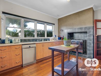 52 Deakin Street, Collie WA 6225