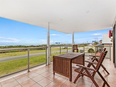 14/99 Rockingham Beach Road, Rockingham WA 6168