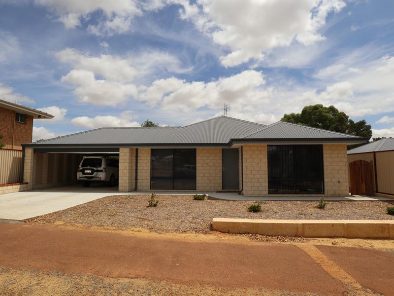 2/30A Lock Street, Narrogin