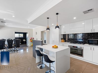 9 Torino Crescent, Piara Waters WA 6112