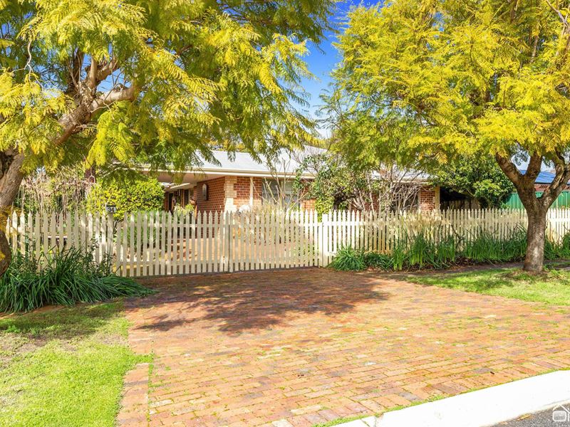 34 Banyard Avenue, Kelmscott WA 6111