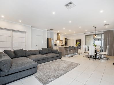 9 Windermere Boulevard, Aveley WA 6069