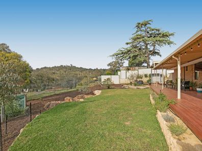 32 Onyx Road, Mount Richon WA 6112