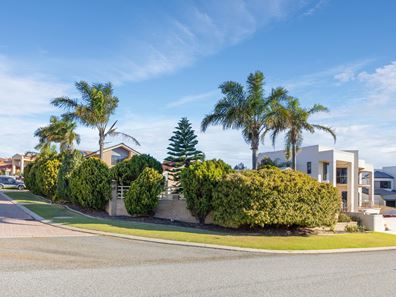 51 Ashmore Way, Sorrento WA 6020