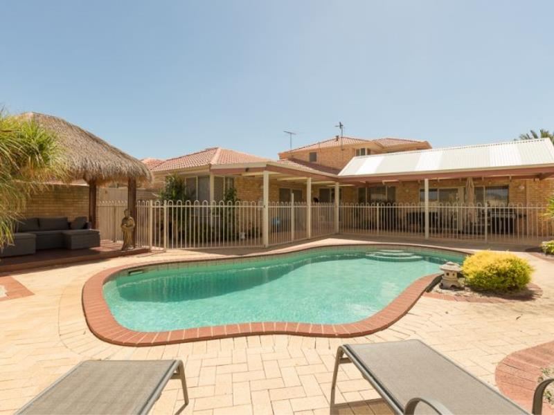 11 Meadowbrook Boulevard, Dianella
