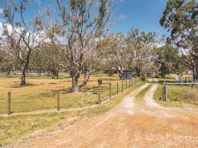 9 Mears Road, Barragup WA 6209