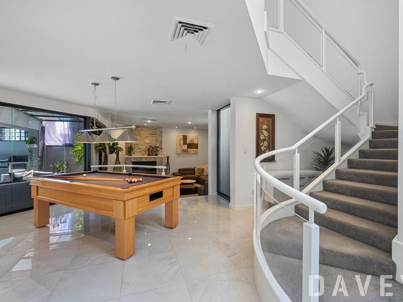 18 Tristania Rise, Duncraig