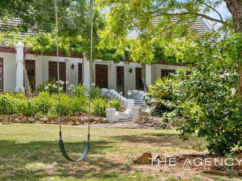 32 White Road, Orange Grove