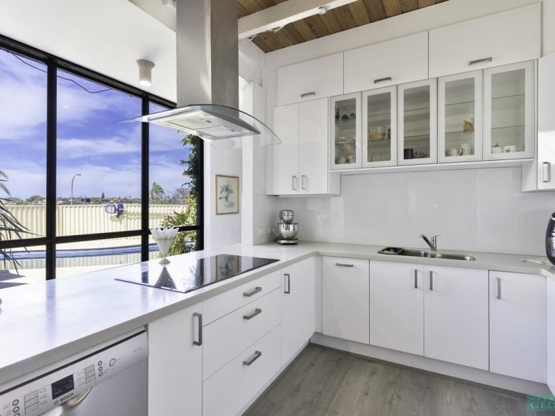 5 Mahonia Place, Duncraig